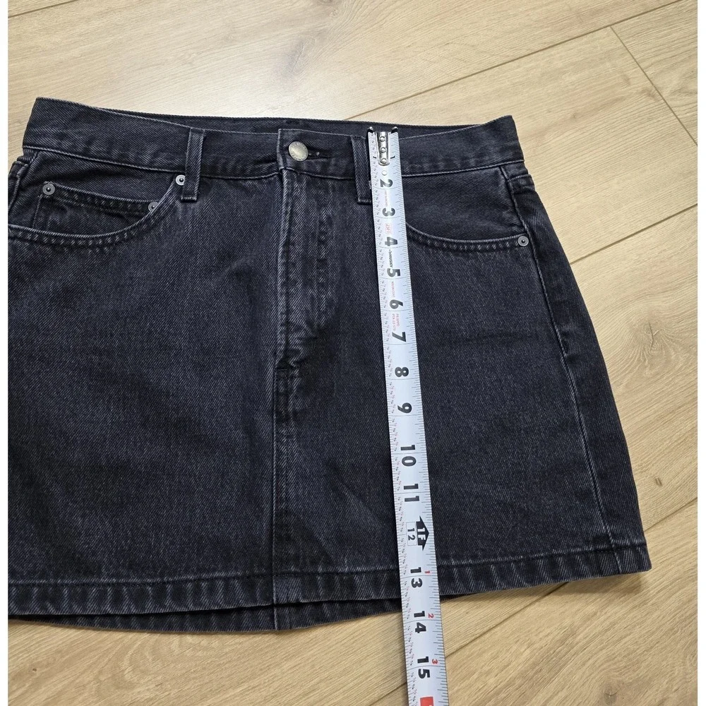 Aritzia Denim Forum Mini Skirt The 90's Ricci Skirt Women's Size 27 Black